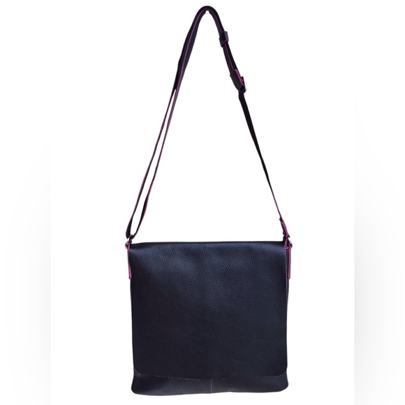 Mywalit Black Pebbled Leather Flap Messenger Bag - Picture 4 of 12